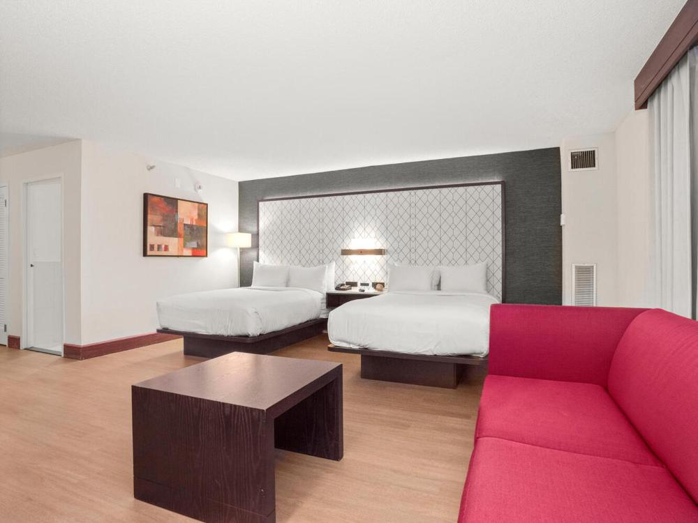 Suite with Two Double Beds - Non-Smoking interior